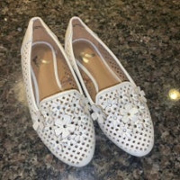 Girls Sz 13 Report Floral Cutout Flats - Picture 3 of 4